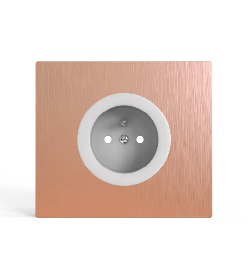 Prise murale carré cuivre avec cache interchangeable – Design et pratique